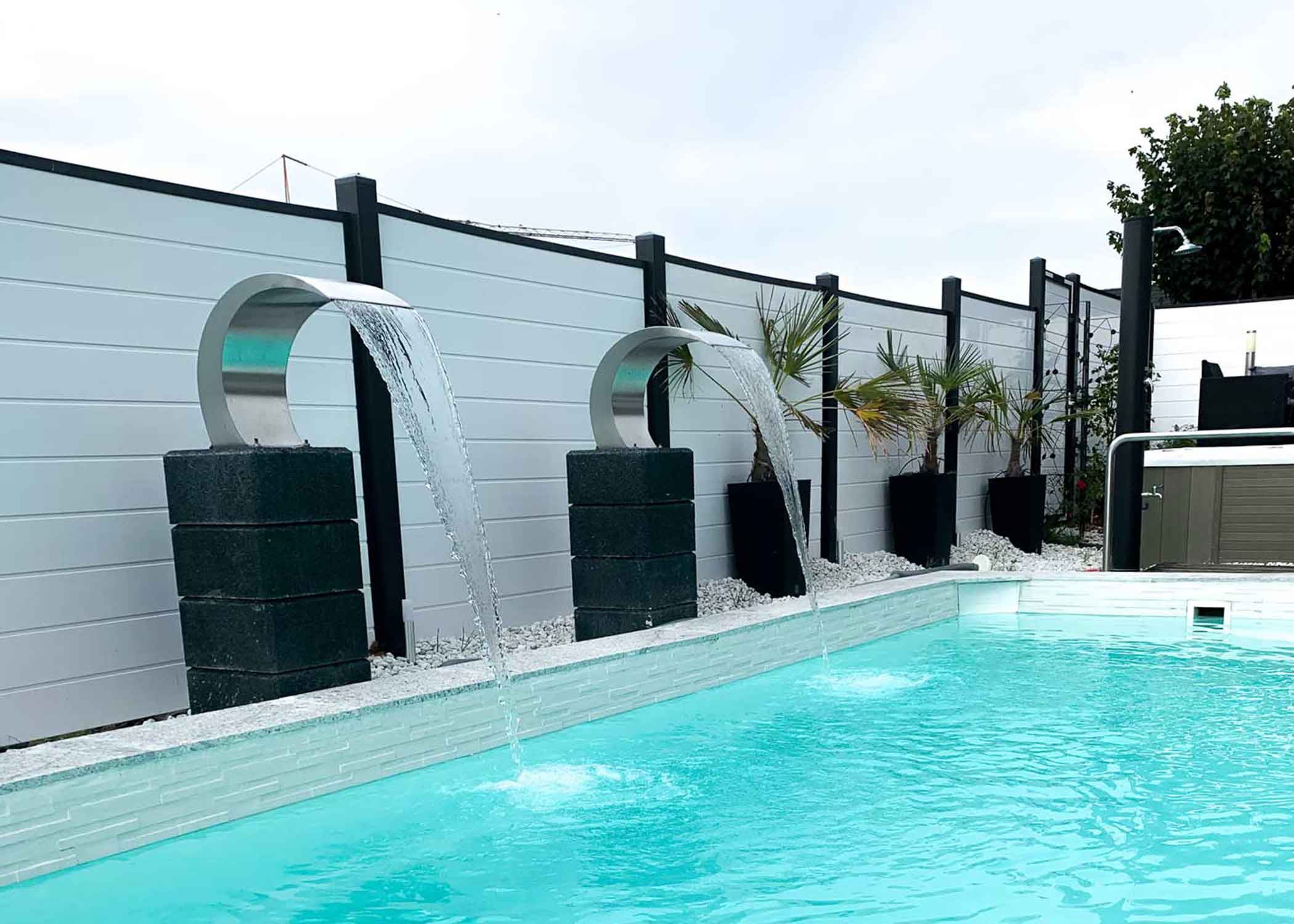 Sichtschutzwand am Pool im modernen Grau Anthrazit Trend-Trennwand