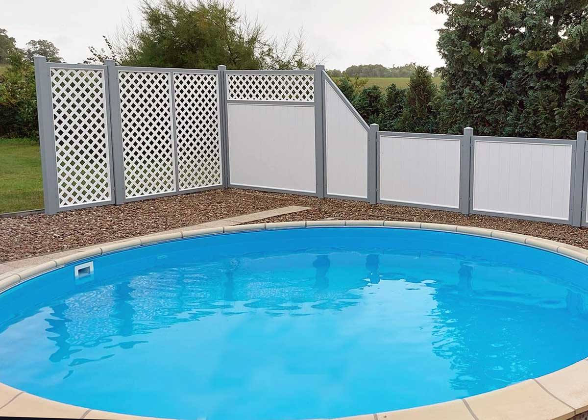 Sichtschutz am Pool in Weiß Grau Golden Oak um den Schwimm- und Badebereich, aus langlebigen Qualitätskunststoff