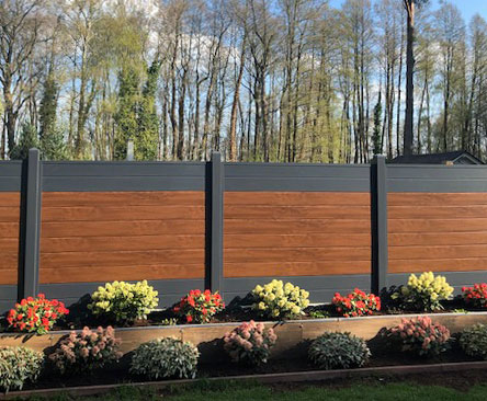 Sichtschutz Hozoptik Anthrazit Kunststoff im Garten